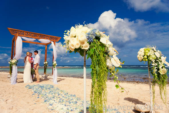 巴厘岛沙滩婚礼