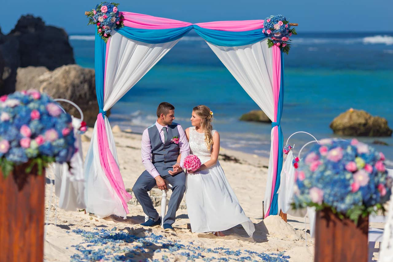 巴厘岛的海滩婚礼包