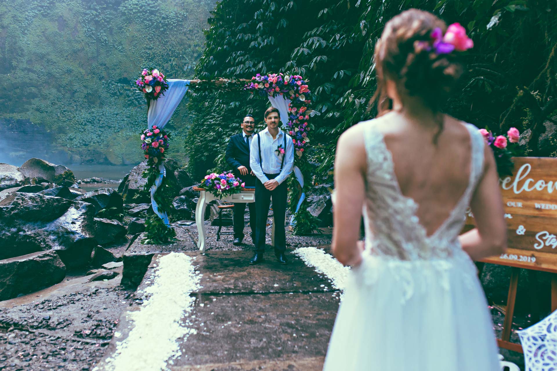 Top-Locations-Bali-waterfall-wedding