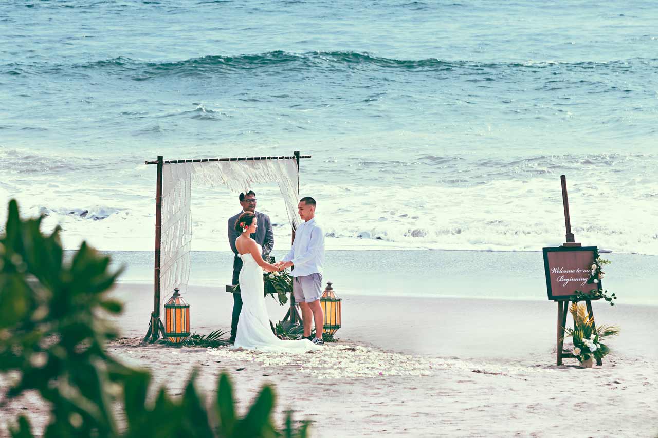 inexpensive-Bali-beach-wedding